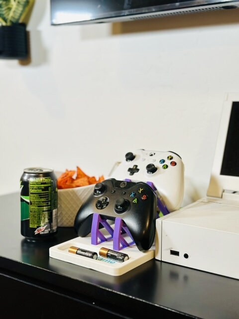 Personalized Universal Controller Stand